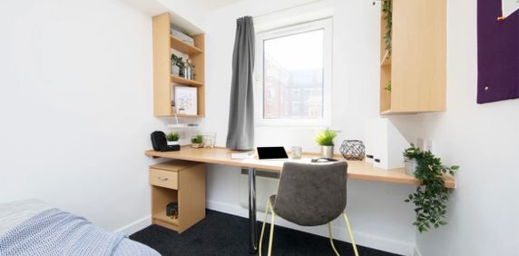 5 Bed Flat, Hatton Garden, L3 - Photo 2