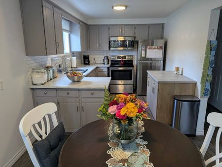 For Lease - 176 John Street, Bradford West Gwillimbury, Ontario - Photo 4