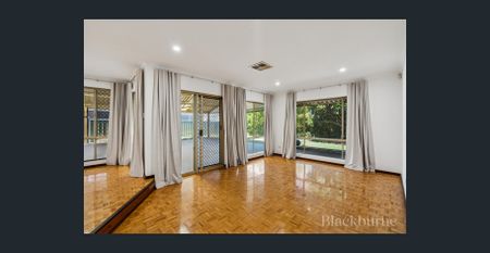 Immaculate home in Willetton - Photo 2