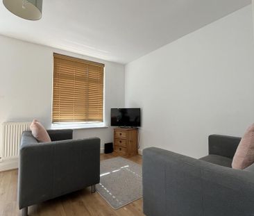 4 bedroom terraced house to rent - Photo 5