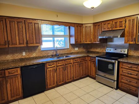 For Lease - 49 Chartland Boulevard, Toronto, Ontario - Photo 2