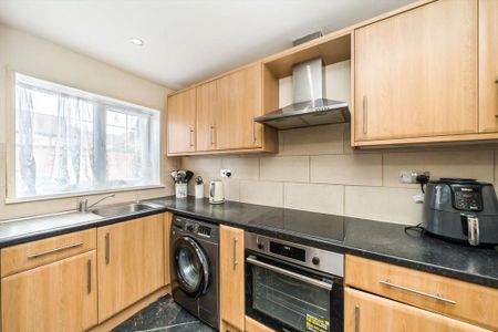 2 bedroom terraced house to rent - Photo 3
