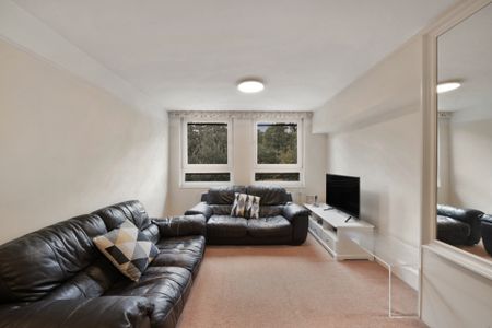 More Close, St. Paul's Court, Hammersmith, London, W14 - Photo 5