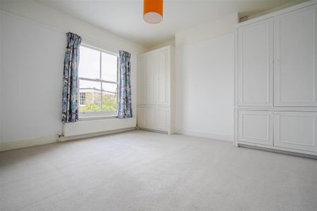 5 bedroom semi-detached house to rent - Photo 4