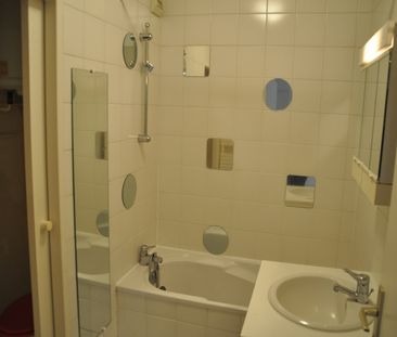 Appartement - 2 pièces - Jaude/Banque de France - Photo 5