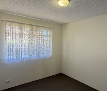 4/10 Macquoid Street, Queanbeyan - Photo 2