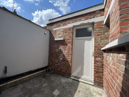 Location Maison 4 pièces 86m² ARMENTIERES 59280 - Photo 5