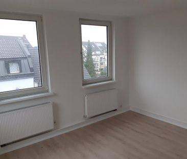 Helle 2,5 Zimmer DG Wohnung in Köln Dellbrück zu vermieten - Foto 1