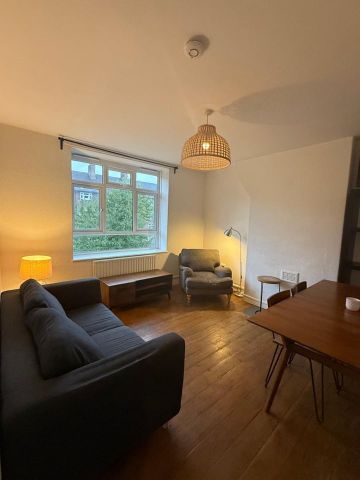 3 Bed Flat, Homerton Road, E9 - Photo 2