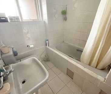 1 bedroom in a house share to rent - Photo 6