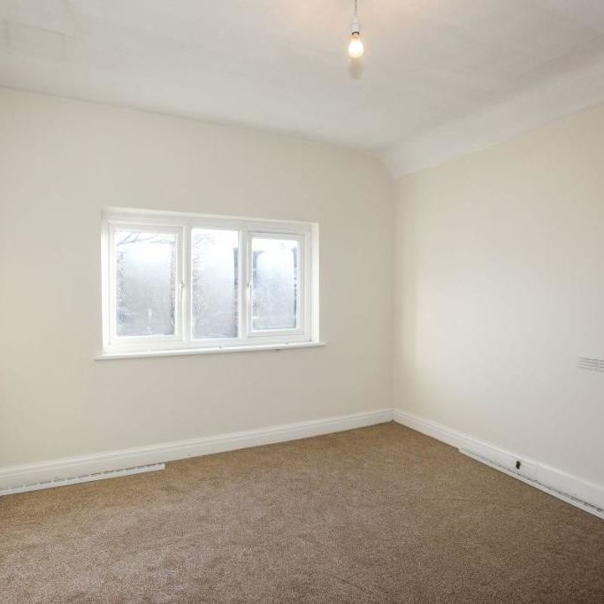 Finchfield Lane, Finchfield, Wolverhampton - Photo 1