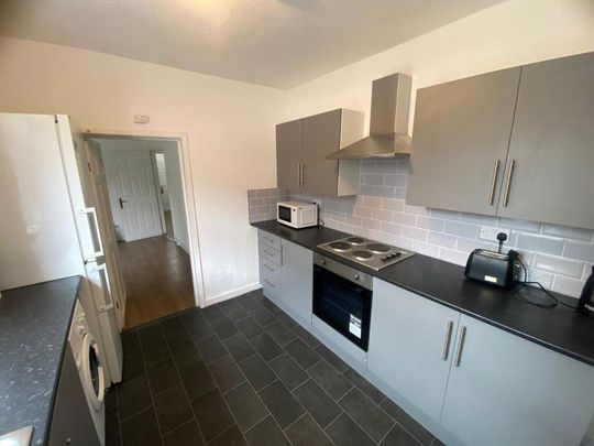 4 bedroom terraced house to rent - Photo 1