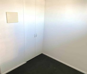 UNFURNISHED Two Bedroom in Altitude **** INCLU... - Photo 2
