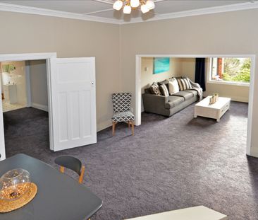 Beauty and the Bungalow - Photo 3