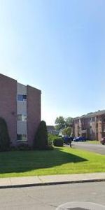 GRAND ET LUMINEUX 4.5 DISPONIBLE 1er MARS 2025 - Photo 3