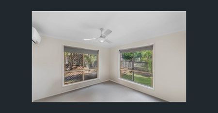 Spacious 2 Bedroom Duplex in Prime Location! - Photo 2