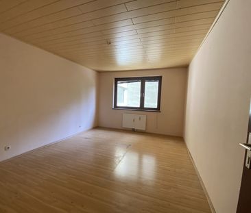 Renovierungsbedürftige 3-Zimmer Wohnung mit Loggia nahe Badesee Hir... - Photo 3