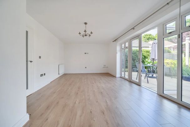 4 bedroom detached house to rent - Photo 1