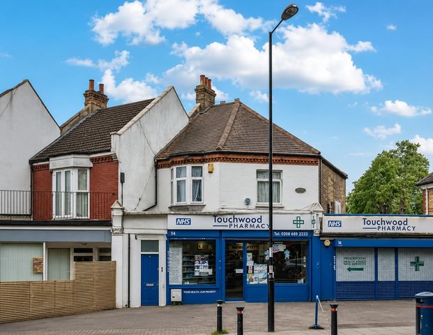 2 Bed Flat, Perry Hill, SE6 - Photo 1