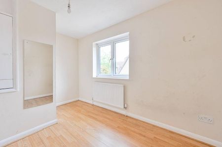 2 bedroom end of terrace house to rent - Photo 4