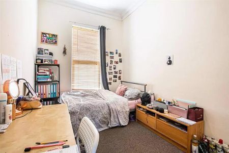 4 bedroom flat to rent - Photo 5