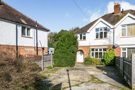 3 bedroom semi-detached to rent Knole Grove - Photo 2