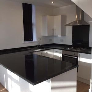 2 bedroom apartment to rent - Photo 2