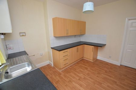 3 Bedroom Terraced House - Photo 4