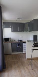 Location Appartement 1 pièce 22m² COURBEVOIE 92400 - Photo 3