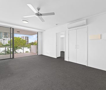 Light and bright two bedroom apartment - Photo 5