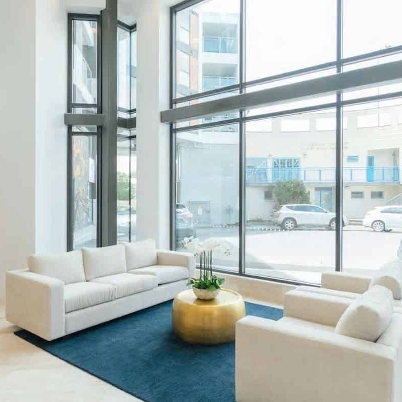 Furnished Luxury Grammar Apt – Bills Included - Photo 1
