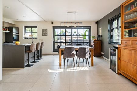 Duplex app. met terras en carport vlakbij het centrum. - Photo 2