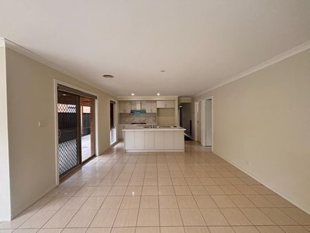 Stylish Home Featuring Open-Plan Living and Secure Parking - Photo 2