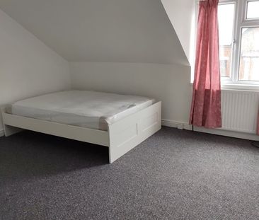 Studio Flat, Salisbury Road, M21 - Photo 2