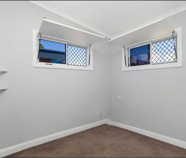 Modern 2-Bedroom Granny Flat in Ettalong Beach – Walk to the Beach! - Photo 1