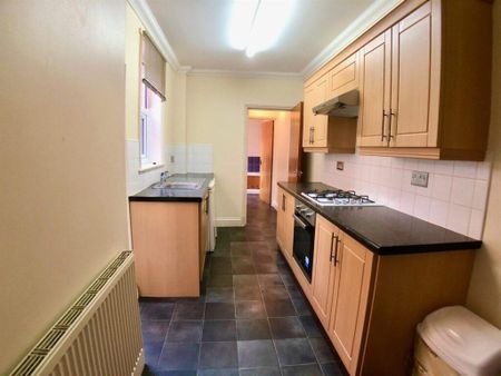 4 bedroom terraced house to rent - Photo 5