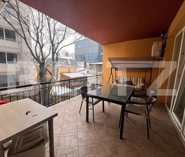 Apartament cu 3 camere, Central - Photo 1