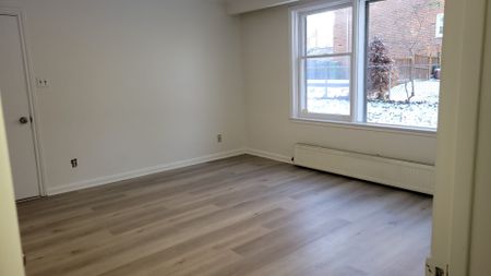 For Lease - 341 Sheppard Avenue Unit# Apt. #1, Toronto, Ontario - Photo 3