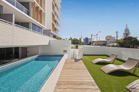 Coastal Luxury One-Bedroom Furnished Apartment � Steps To Beach! - Photo 3