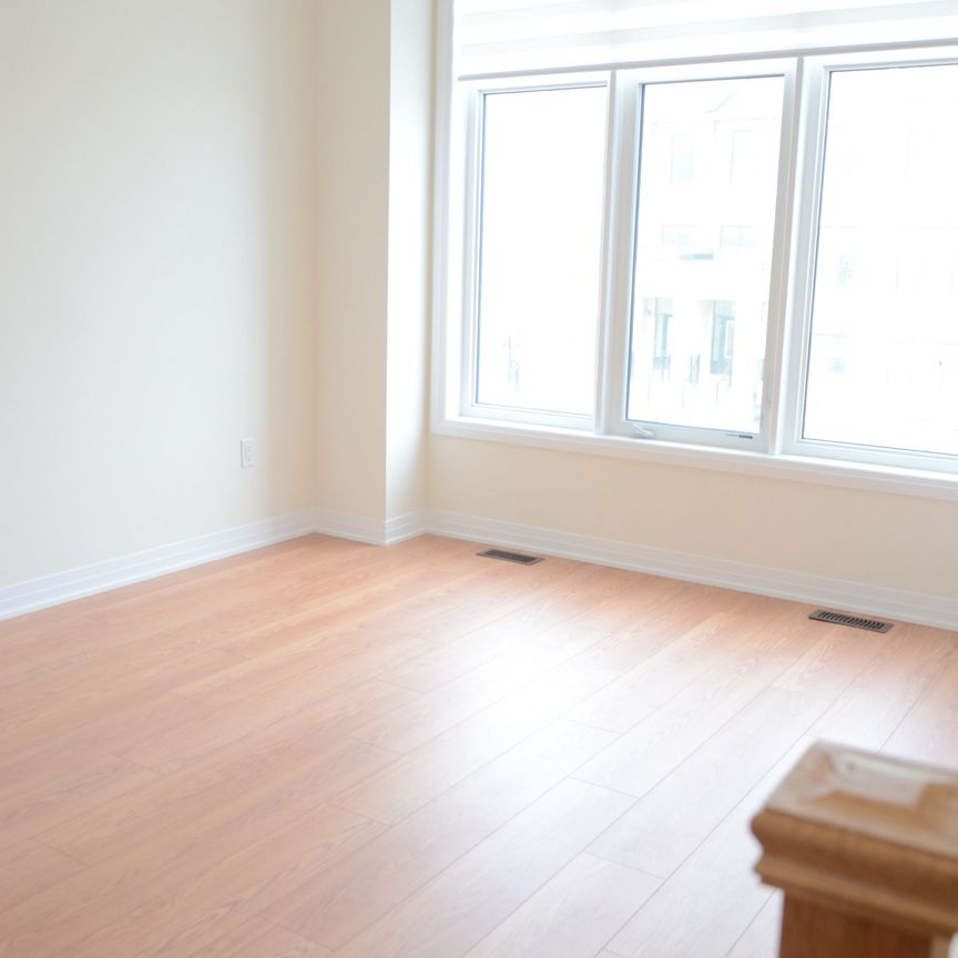 For Lease - 3 Russell Wice Avenue, Richmond Hill, Ontario - Photo 1