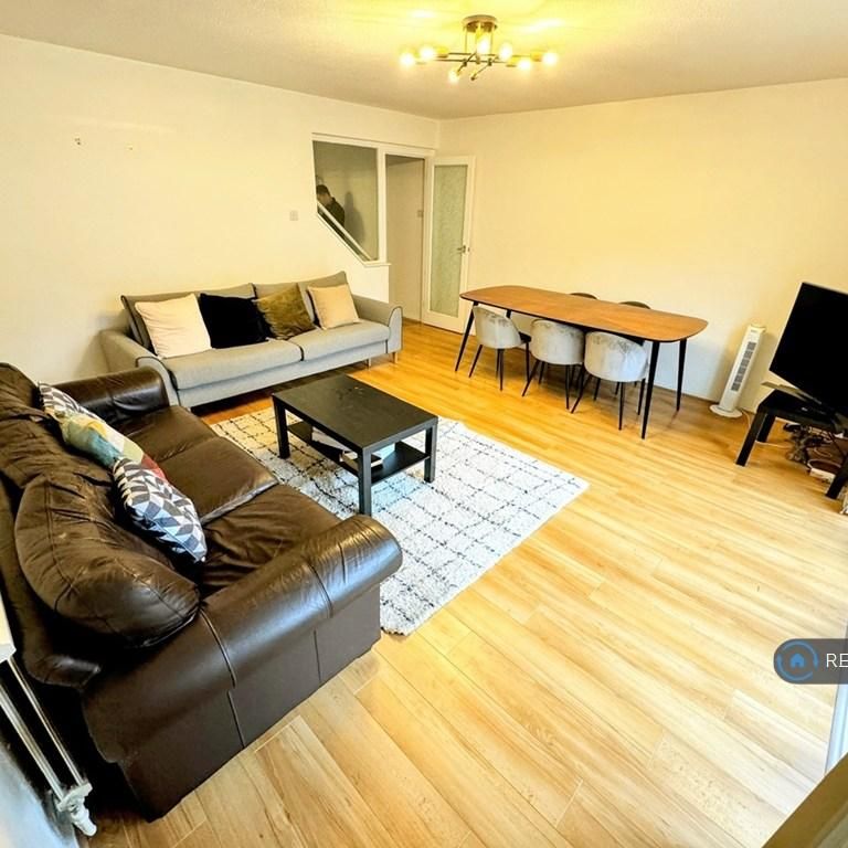 3 bedroom terraced house to rent - Photo 1