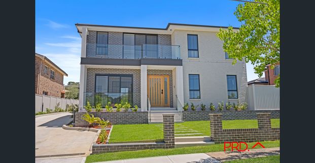 Stunning brand new villa of impressive scale and design - Photo 1