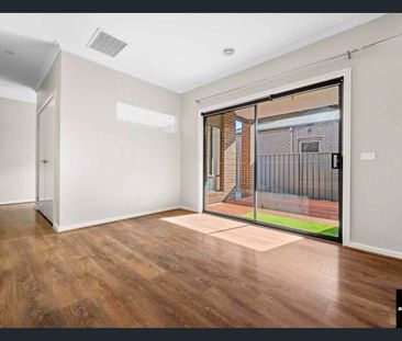 Modern Family Home with 3xliving - Photo 1