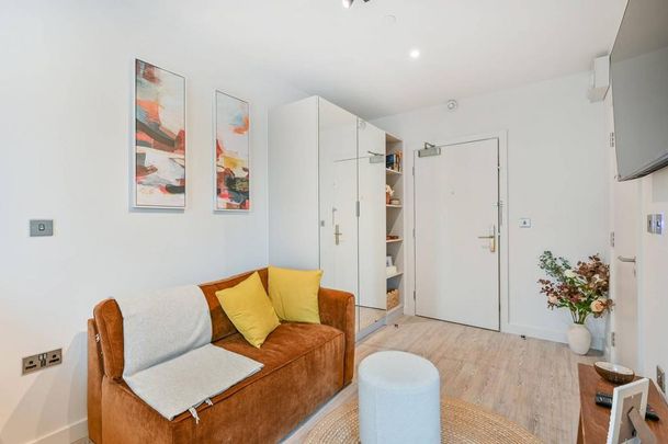 Studio to rent - Photo 1