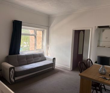 1 Bed Flat, Trinity Road, LU3 - Photo 3