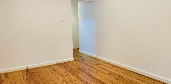 One Bedroom Unit - Photo 2