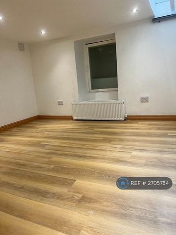 2 bedroom maisonette to rent - Photo 5