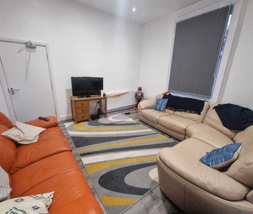7 Bed Student Accommodation - Photo 2