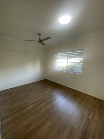 GROUND FLOOR 1 BEDROOM APARTMENT - Photo 3