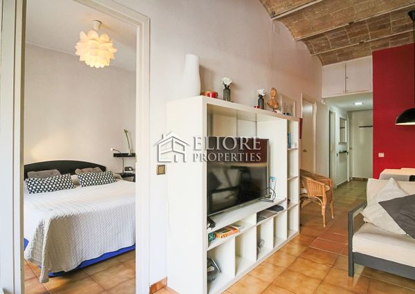 Bright, furnished and fully equipped in the best area of Poblenou